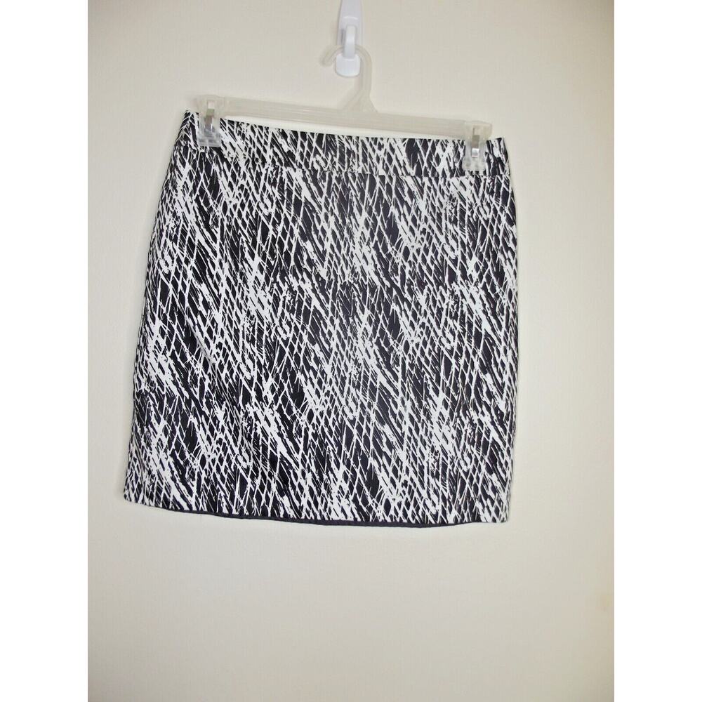 VALERIE BERTINELLI Womens Straight SKIRT - Size 8 - Black White Print Lined Zip